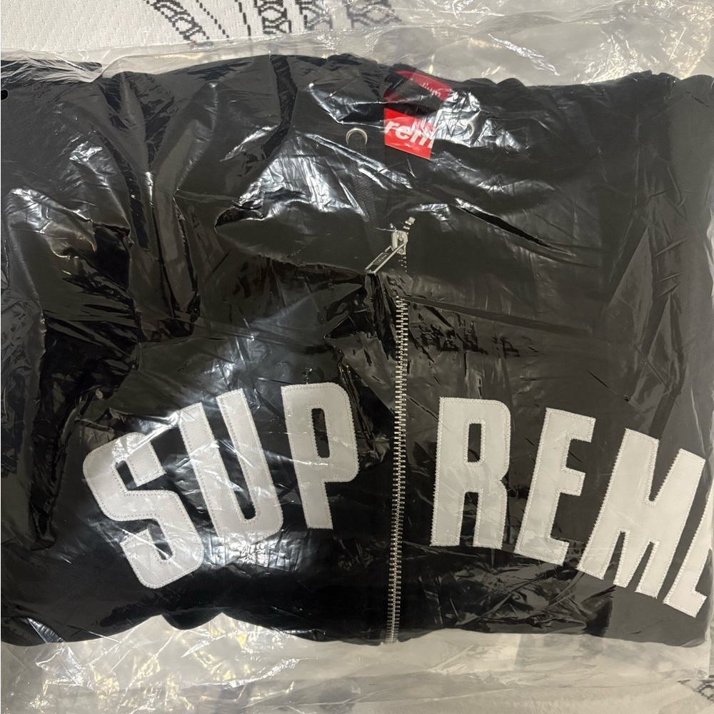 Supreme Thermal Lining  Black Hoodie with White Lettering Arched Logo M NWT